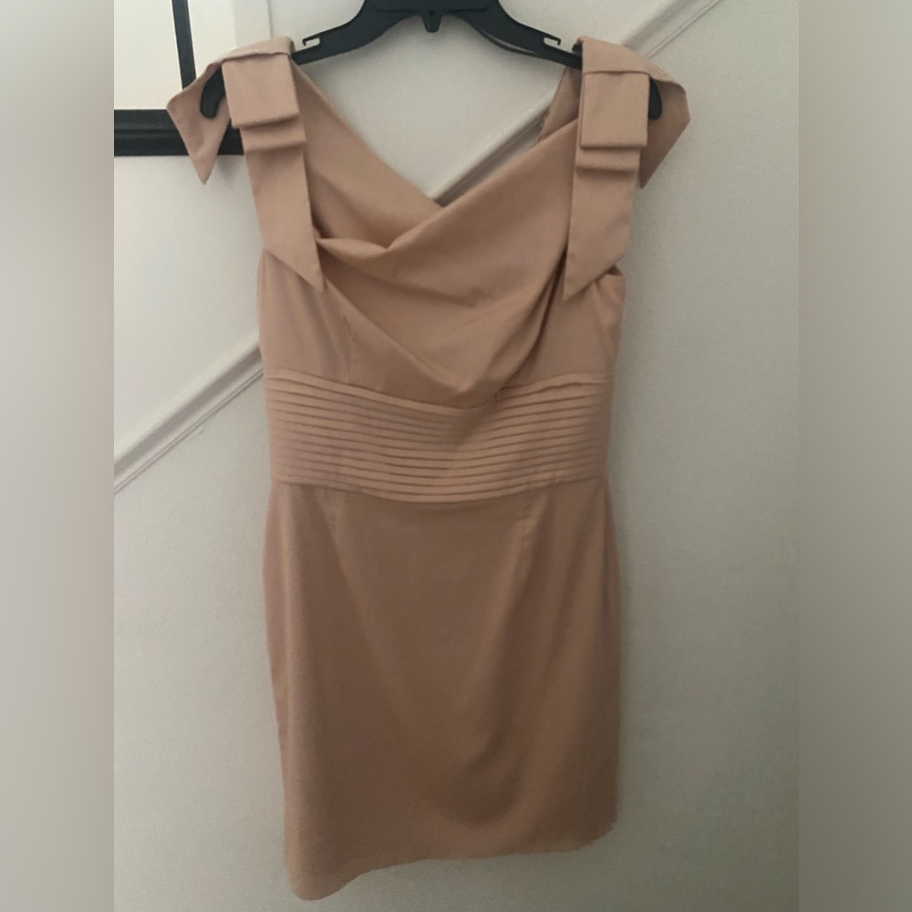 Antonio Melani peach/nude colored knee length wedding/ cocktail/ dress sz 8.